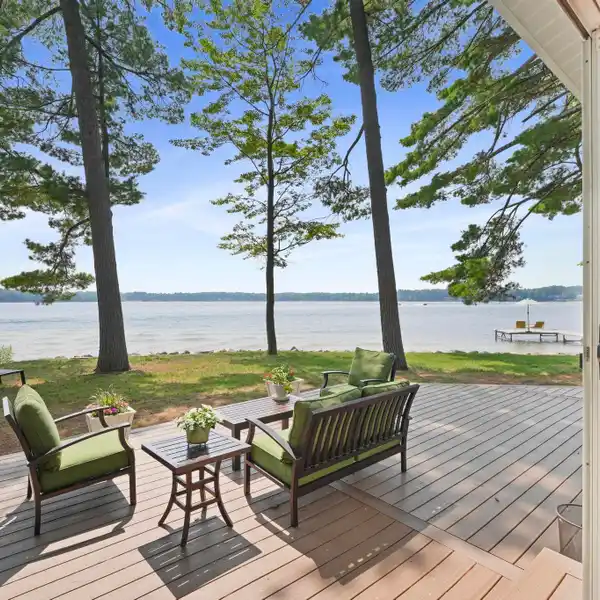 EXTRAORDINARY AND SOUGHT-AFTER PROPERTY ON LONG LAKE