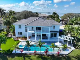 Palatial Home of Luxurious Living