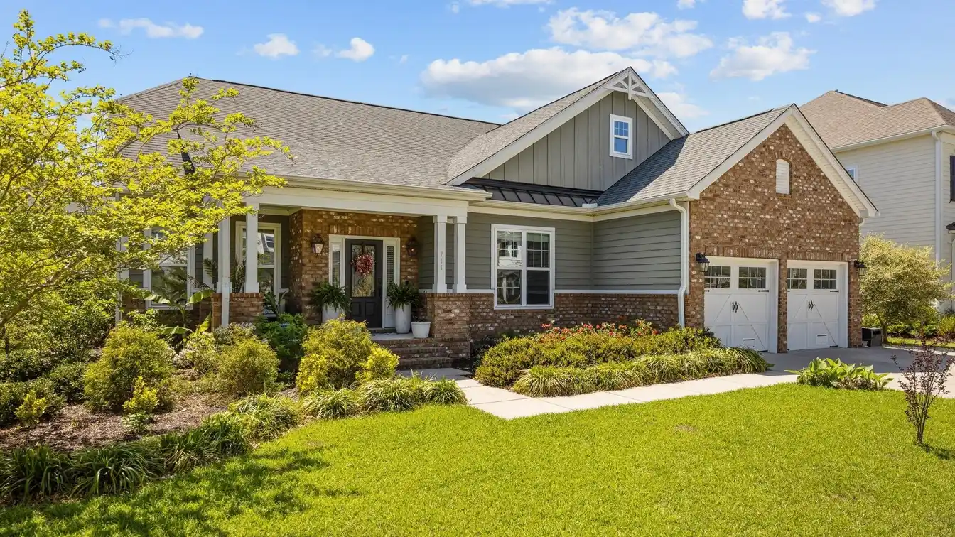 Well-cared-for Home with a Flowing Plan