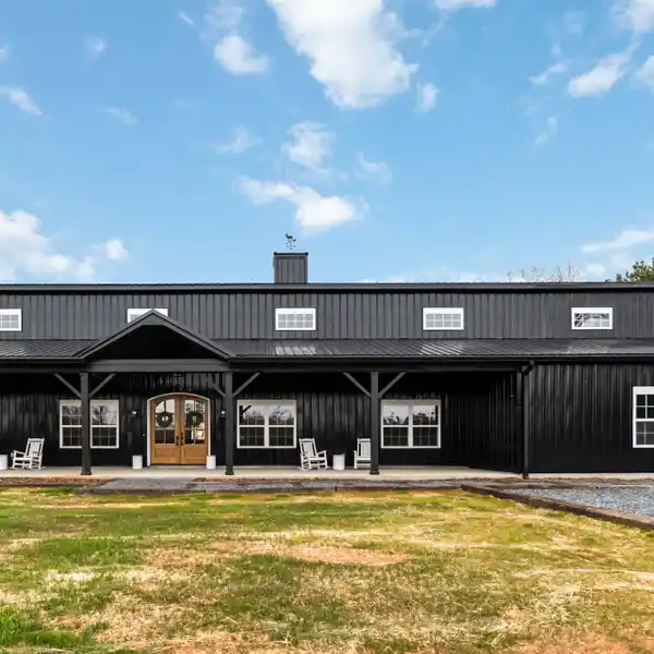 CUSTOM BEAUTY ON FIVE ACRES