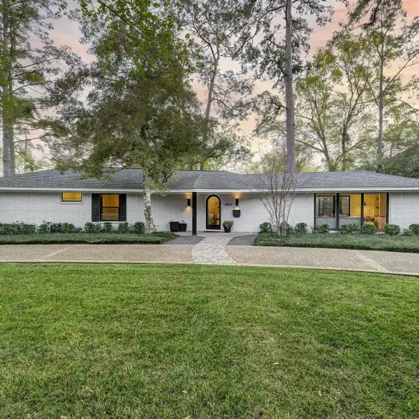 METICULOUSLY MAINTAINED AND UPDATED HOME