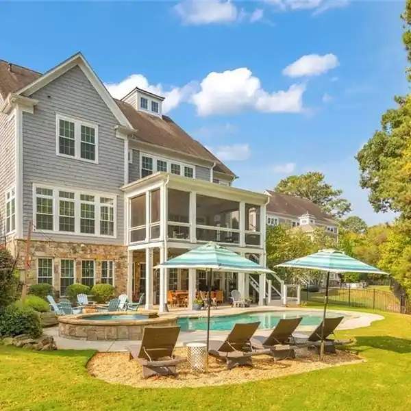 BREATHTAKING HOME IN AN EXCLUSIVE COMMUNITY