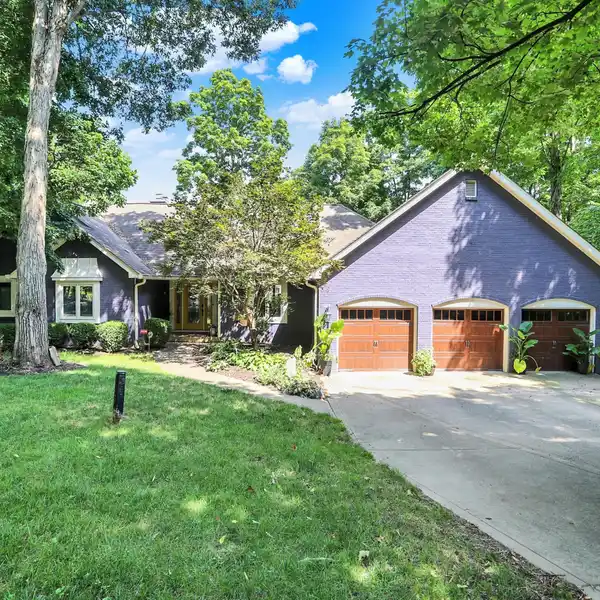 MASTHEAD WATERFRONT PARADISE