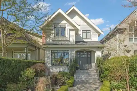 Special Home Full of Beautiful Details