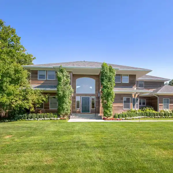 SOUTHAMPTON VILLA FOR RENT