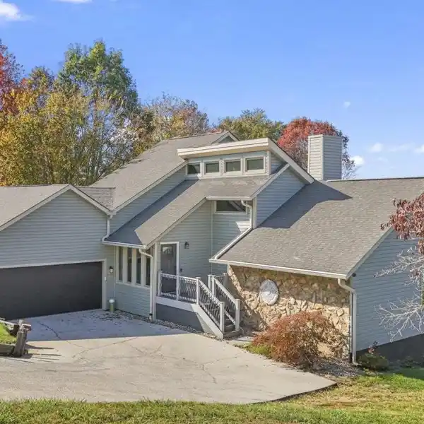 CHEROKEE LAKE-FRONT LIVING IN DESIRABLE WEST LAKE ESTATES