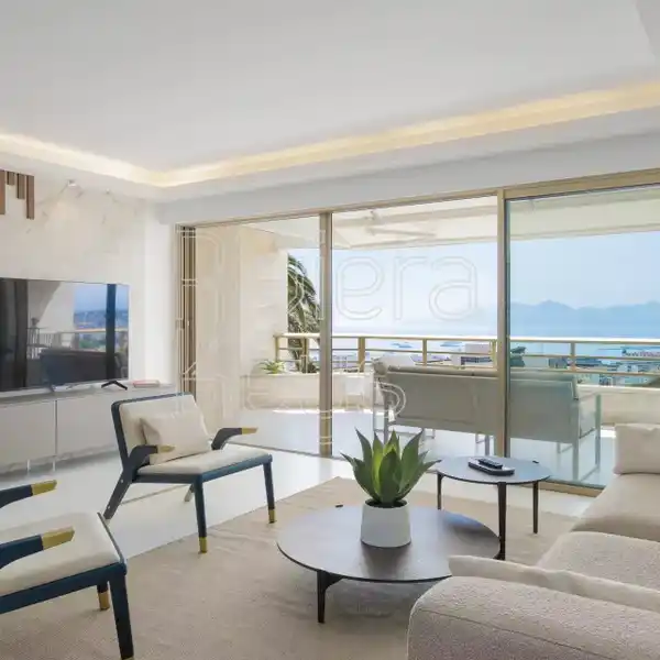 THREE BEDROOM APARTMENT WITH AN OPEN VIEW