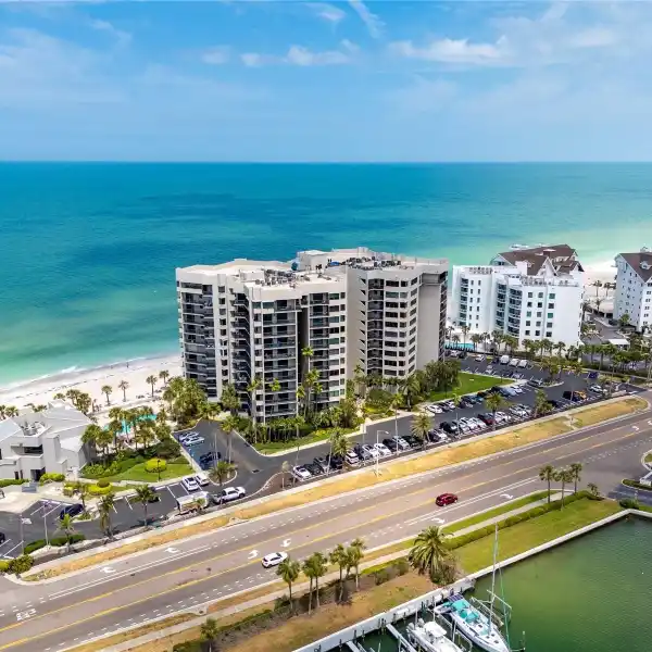 EXQUISITE BEACHFRONT CONDO