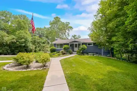 Serene Lake Lemon Living with Private Dock