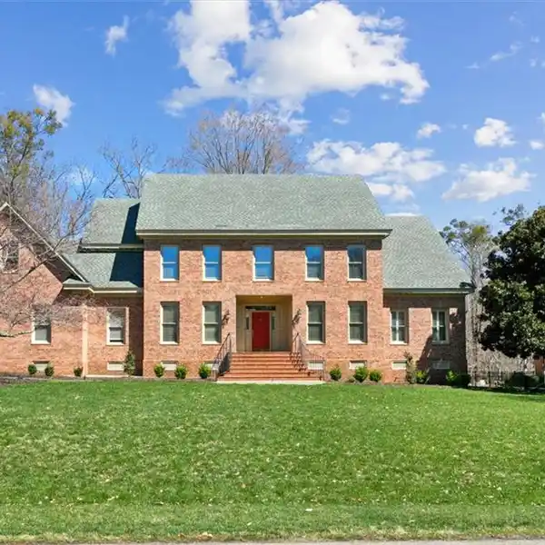 TIMELESS BRICK COLONIAL IN KINGSMILL