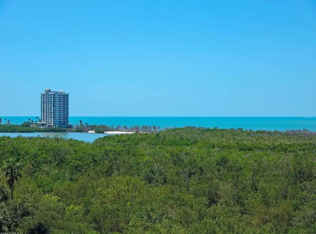 Comfort and Style in the Dorchester at Pelican Bay