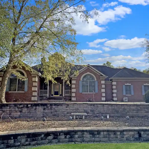 LUXURY RANCH ESTATE ON FIVE SCENIC ACRES