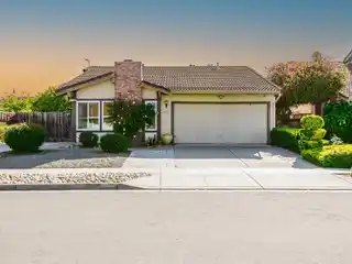 Beautifully Maintained Single-level Home in Ardenwood