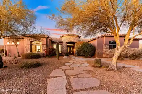 Gorgeous Home in Dos Lagos at Dove Mountain