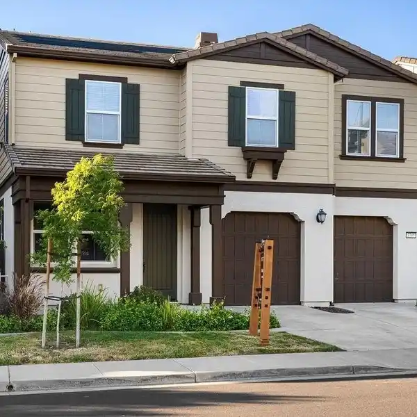 STUNNING HOME IN THE HEART OF DUBLIN RANCH