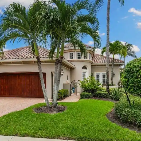 REFINED LIVING IN PRESTIGIOUS FIDDLER'S CREEK