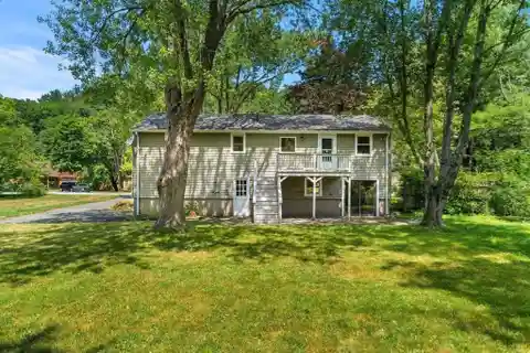 Coastal Cul-De-Sac Gem Near Beaches