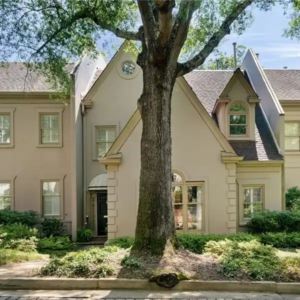 BEAUTIFULLY UPDATED TOWNHOME IN A COVETED GATED COMMUNITY