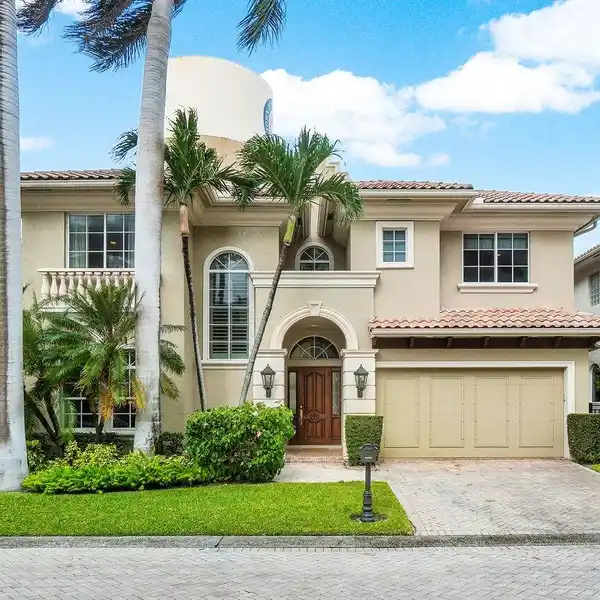 GORGEOUS FOUR BEDROOM HOME