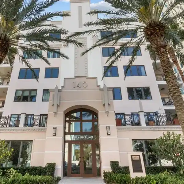 RARE CORNER RESIDENCE IN ROWLAND PLACE