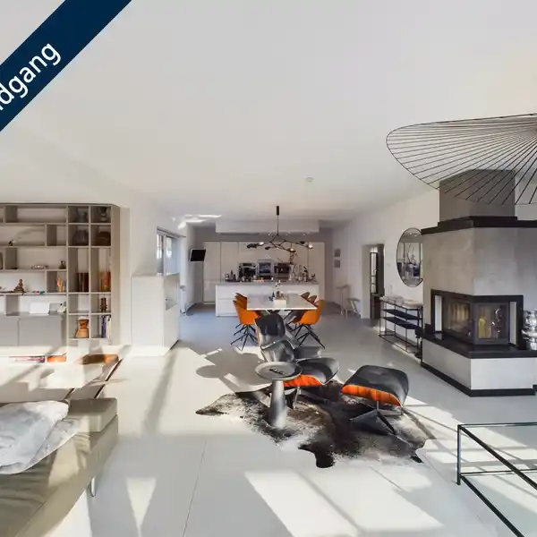 IMPRESSIVE DETACHED HOUSE