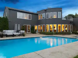 Transitional Ranch-like Beauty