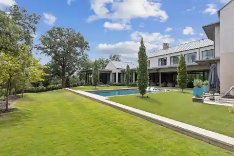 Contemporary Masterpiece in Prestigious Quail Hollow