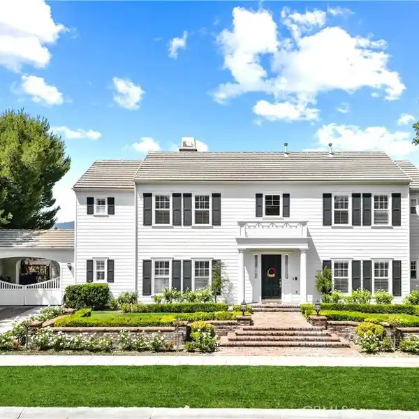 MAGNIFICENT ESTATE IN ROBINSON RANCH