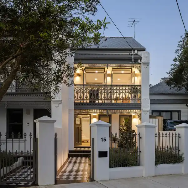 COMPLETELY NEW RESIDENCE BEHIND A PERIOD EXTERIOR