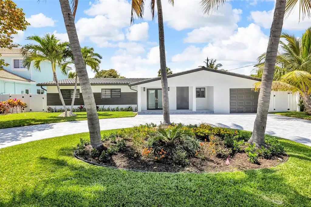 Recently Remodeled 4 Bedroom Home in Lighthouse Point!