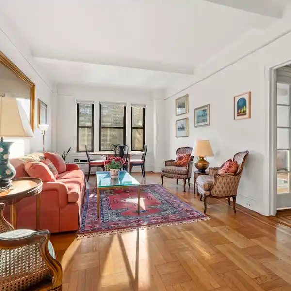 SUN-FILLED PRE-WAR ELEGANCE