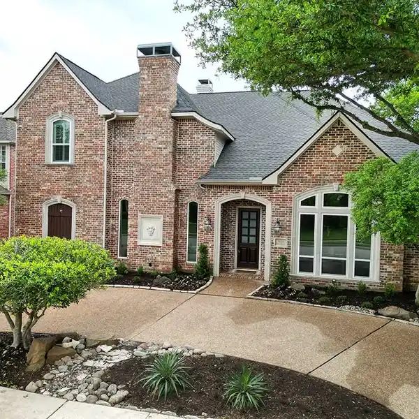 BEAUTIFUL CUSTOM HOME IN WINDHAVEN