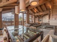 CHARMING CHALET NEAR THE CENTER OF THE RESORT
