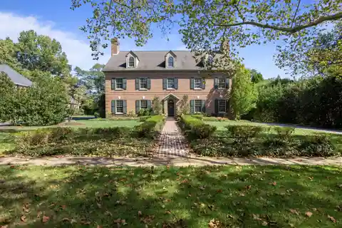 Architecturally Significant Georgian Colonial Residence