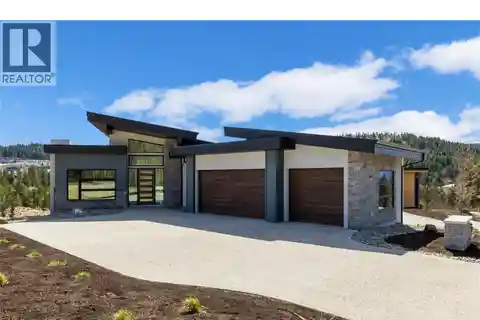 Modern Rancher with Resort-Style Elegance