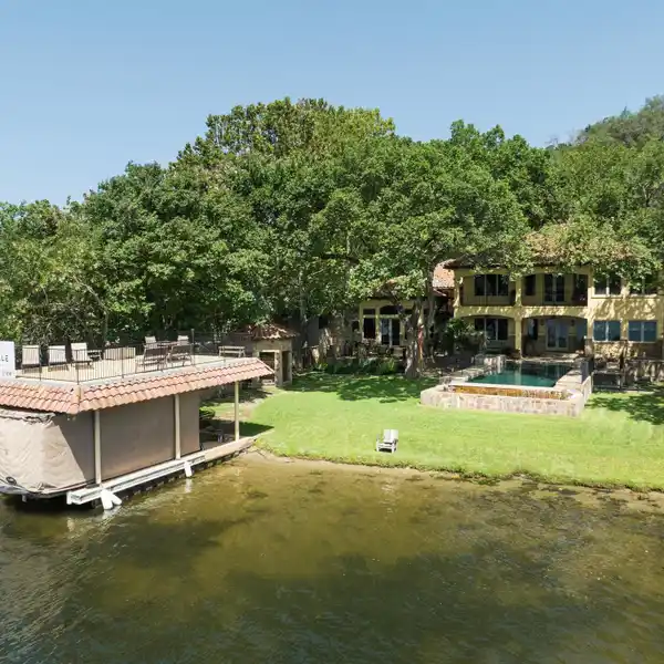 MEDITERRANEAN-STYLE RETREAT ON LAKE AUSTIN