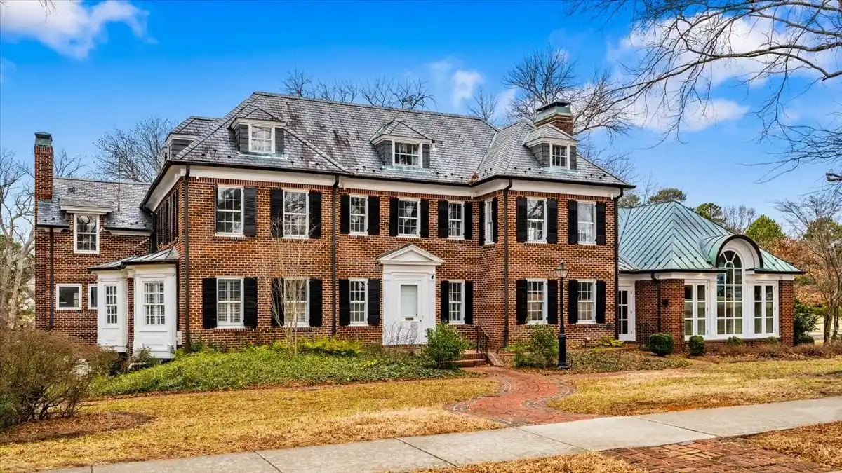 Historic Gem Nestled in the Heart of Old Irving Park
