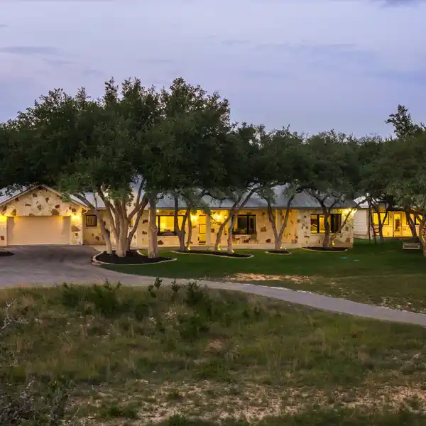 ELEVATED SINGLE-STORY RANCH LIVING