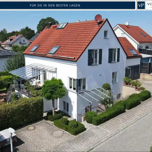 UNIQUE COUNTRY HOME