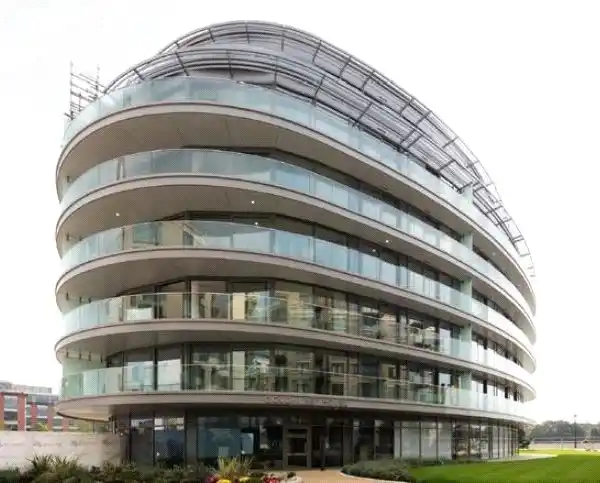 FANTASTIC APARTMENT IN BEAUTIFUL RIVERSIDE LOCATION