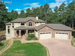 Spacious Stucco Stone Home with Panoramic Views