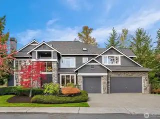 Vaulted Elegance Meets Greenbelt Privacy