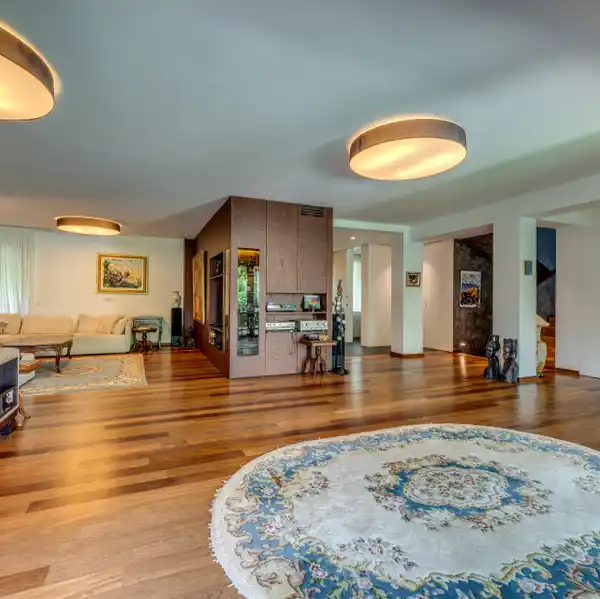 LUXURY CITY HOUSE ON A PRESTIGIOUS LOCATION