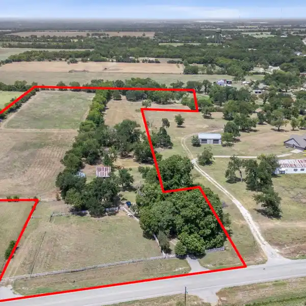 RARE 10-PLUS-ACRE RANCH IN MCKINNEY