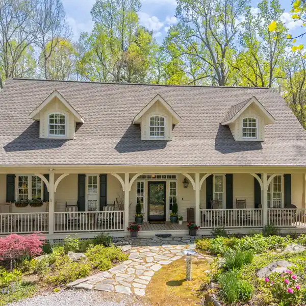 PERFECT BLEND OF TRANQUILITY AND MODERN COMFORT