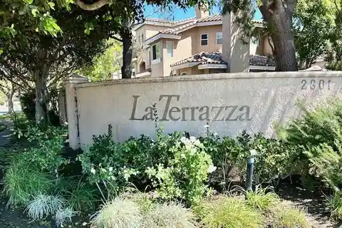 Gorgeous Home in the La Terrazza Gated Townhouse Community