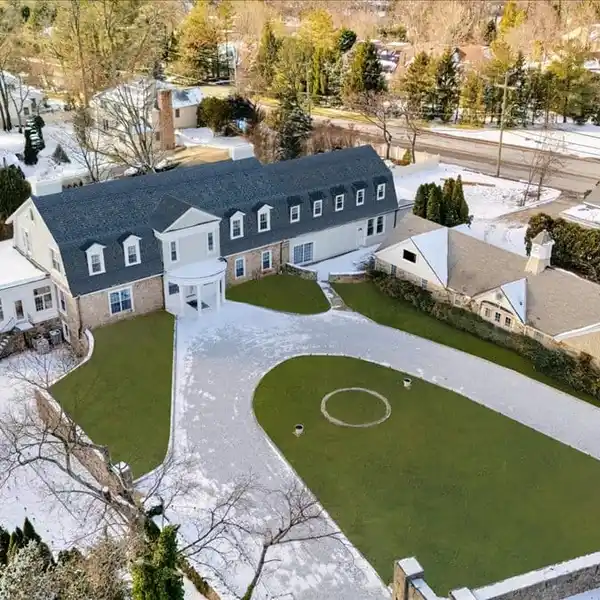 STATELY STONE COLONIAL