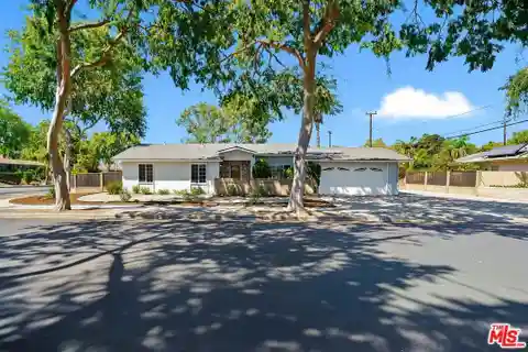 Spacious Mountain View Home with Fruitful Backyard