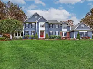 Crystal Creek Gem with Bluestone Patio and Built-In Grill