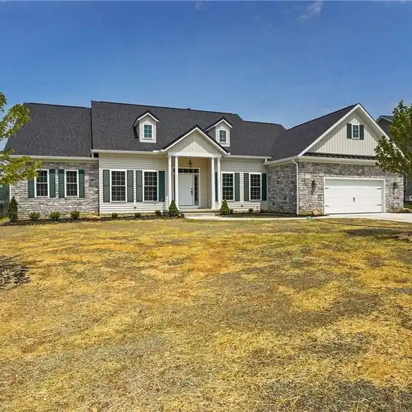IMMACULATE NEW CONSTRUCTION